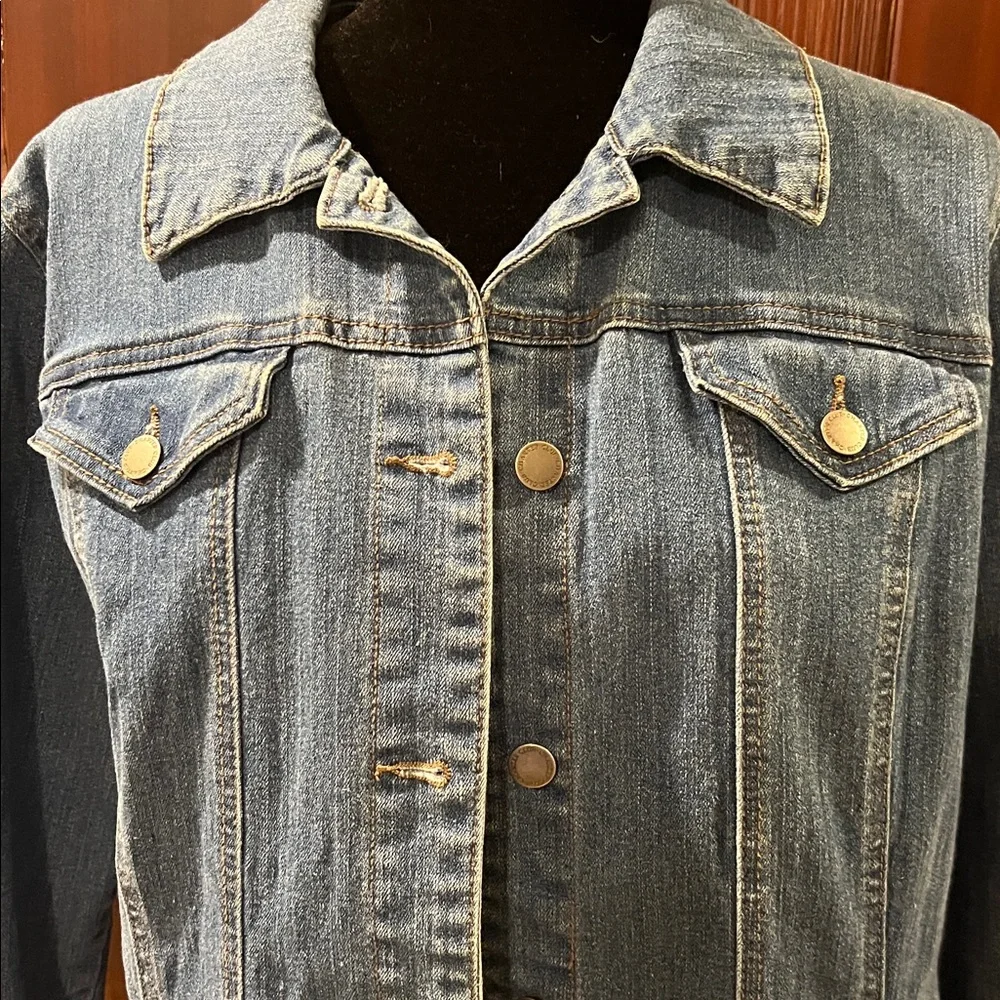 Charter Club denim jacket, medium washed denim color with stretch, XL - Picture 2 of 5